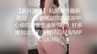 商场尾随偷拍美女裙底❤️露肩连衣裙美女涂指甲油橙色内裤勒出逼缝❤️少妇和朋友一起逛街吊带裙红色窄内骚气外露