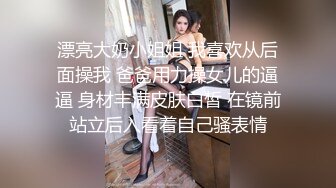 丰满的脱衣舞娘 Skylar Vox 带走她的老板的 BBC